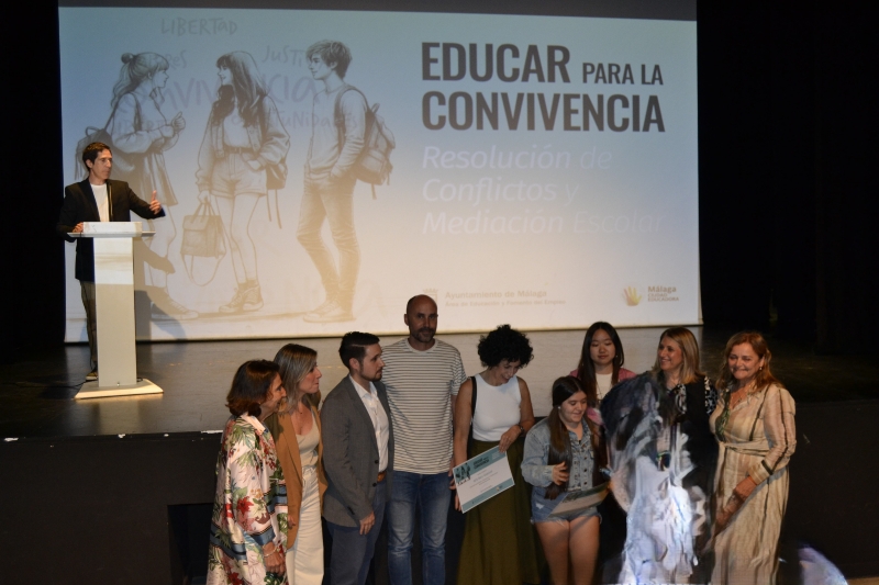 Entrega diplomas mediación escolar