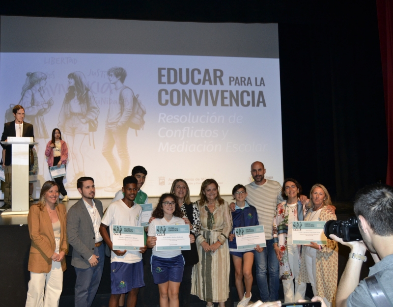 Entrega diplomas mediación escolar