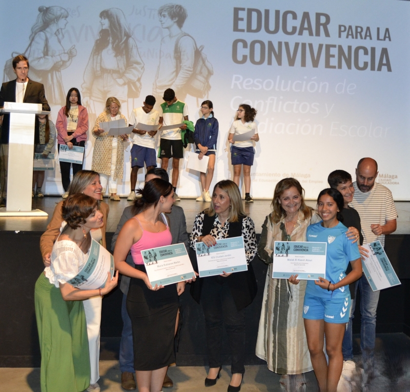 Entrega diplomas mediación escolar