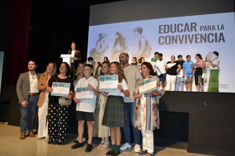 Entrega diplomas mediación escolar