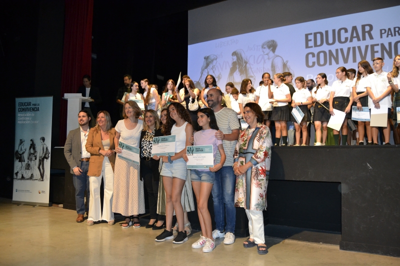 Entrega diplomas mediación escolar