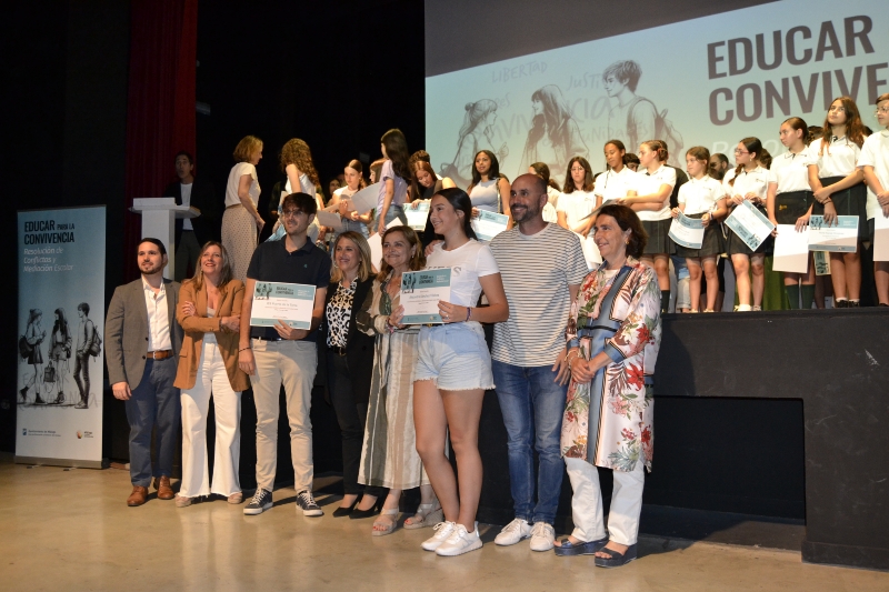 Entrega diplomas mediación escolar