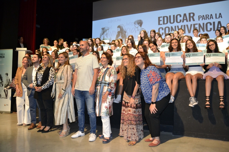 Entrega diplomas mediación escolar